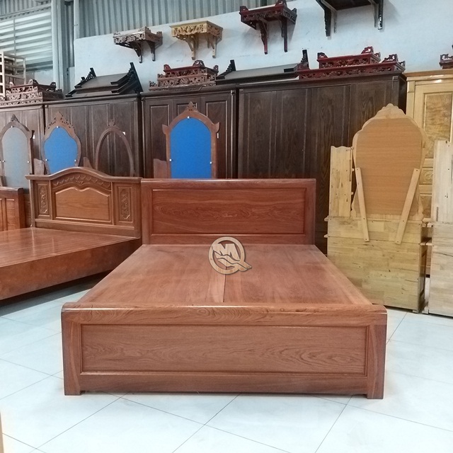 Mẫu giường gỗ xoan đẹp số 10