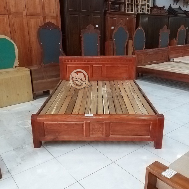 Giường ngủ gỗ xoan đào kiểu dáng đơn giản