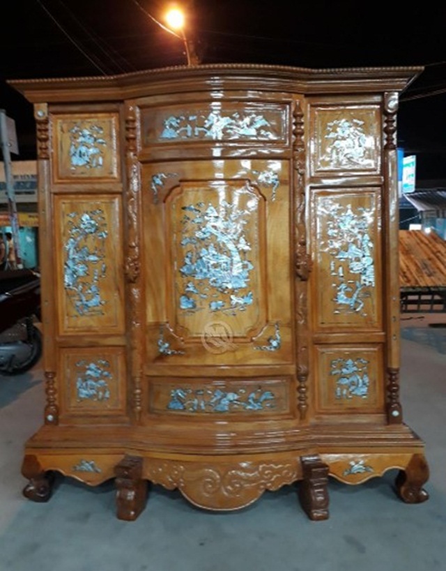 Mẫu tủ thờ 6 chân SP130 gỗ căm xe